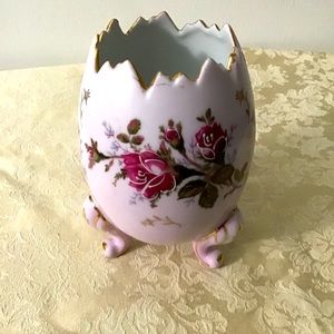 Inarco Vintage Porcelain Footed Pink Floral Egg Vase 1950s, 6 1/2”T #3H3199/L.